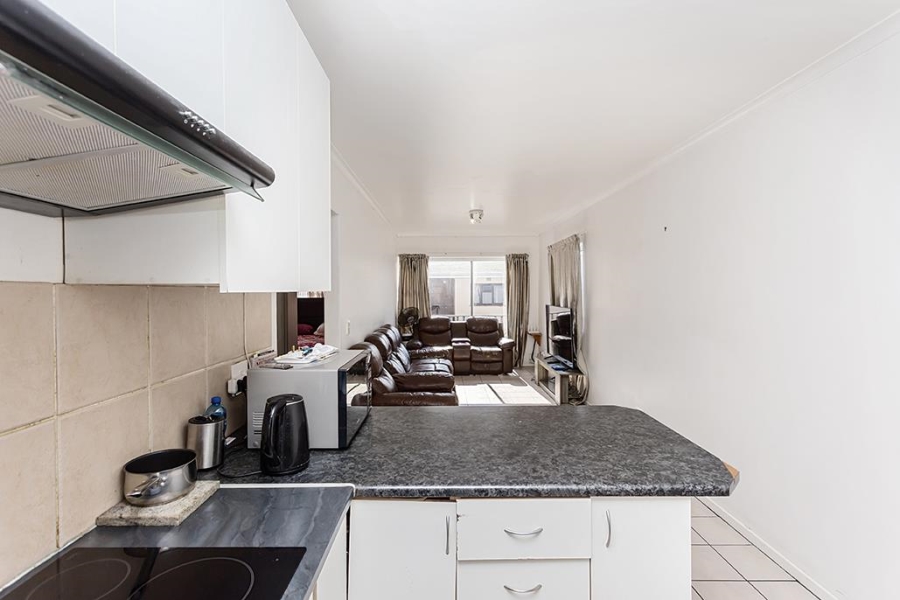 2 Bedroom Property for Sale in Maitland Western Cape